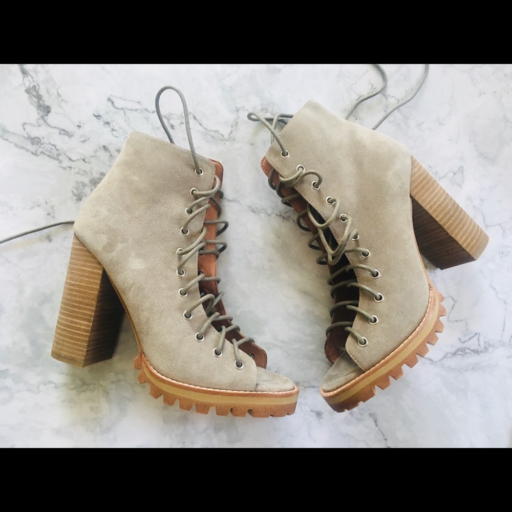 Free people tan Seude block heels sandals 9 NEW